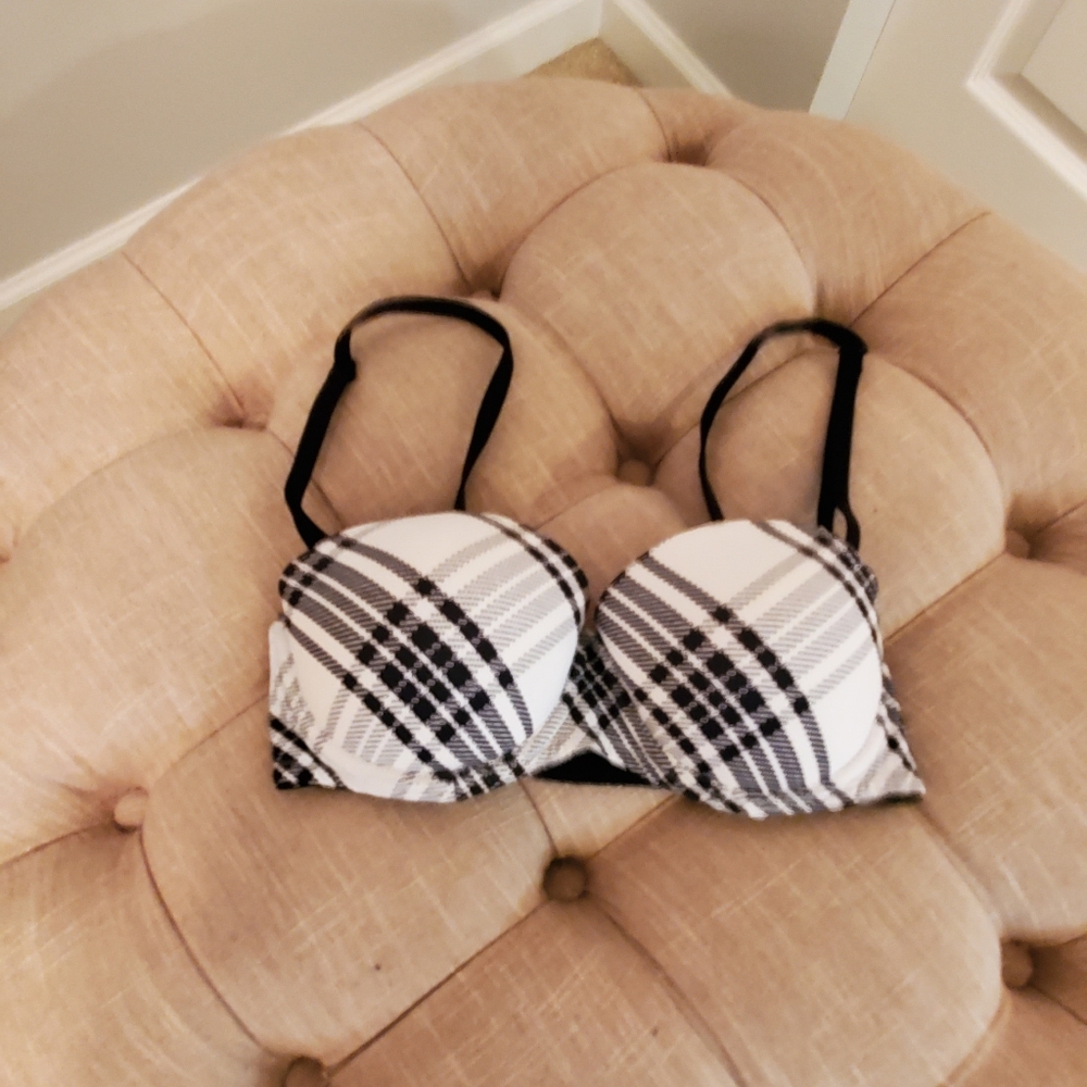 2/$13 Size 32C PINK Victoria's Secret multi-way